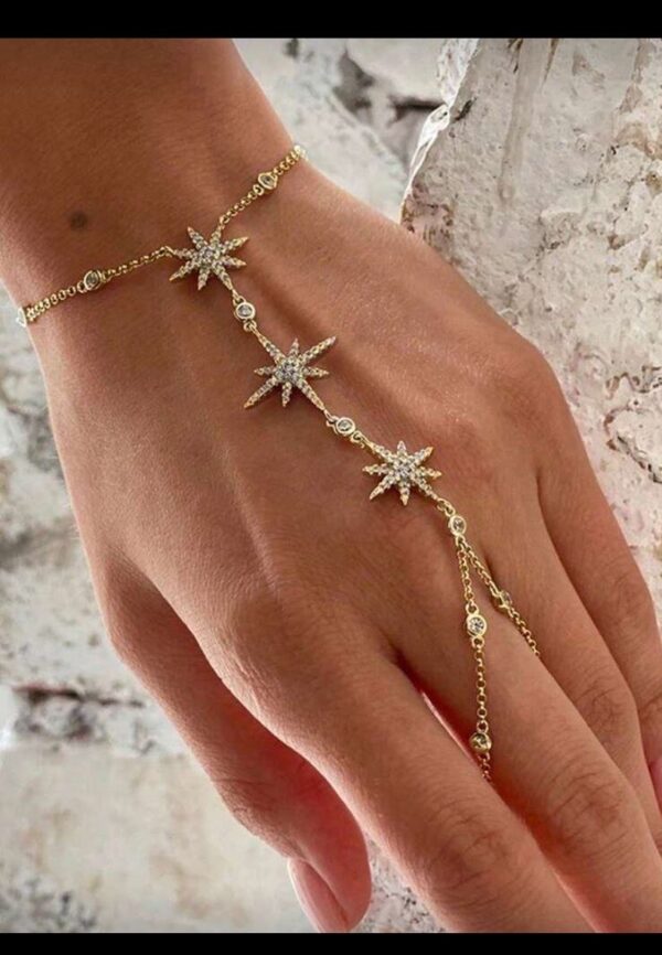 أقراط مربعة من الألماس