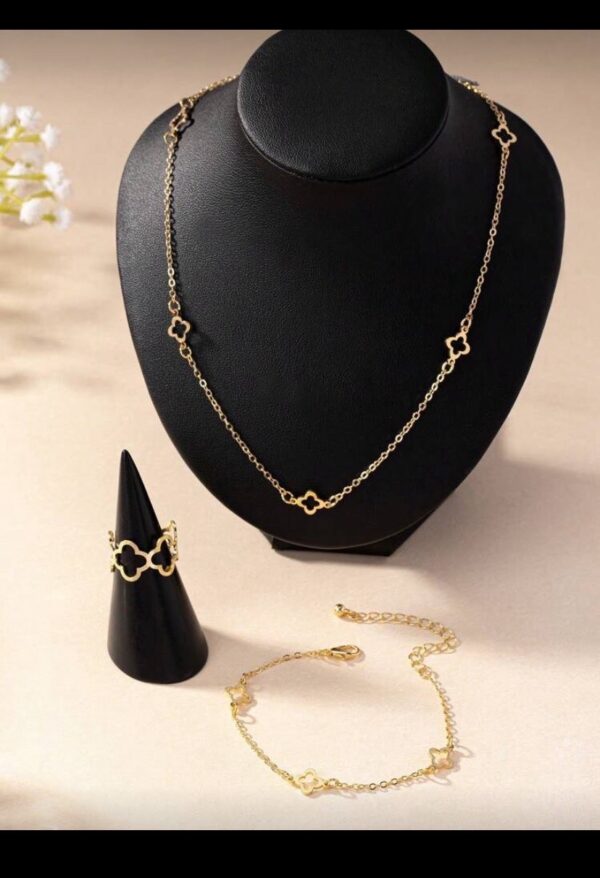 طقم اللمسة الذهبية